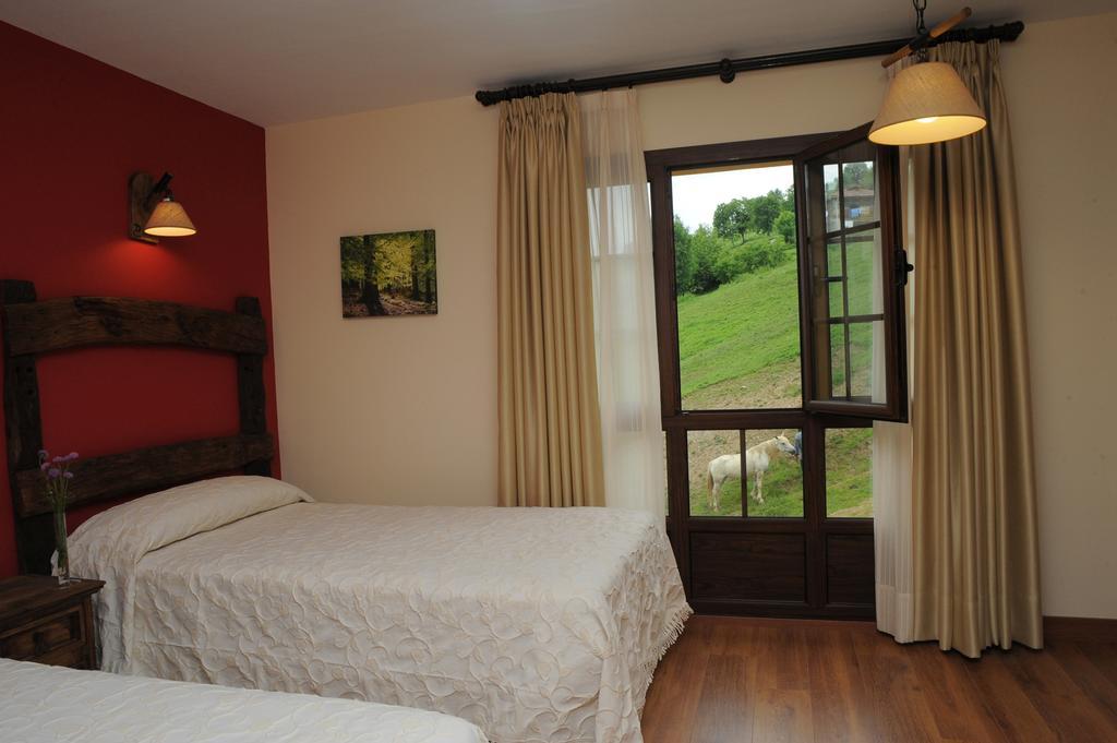 El Quesar De Gamoneo Hotel 3*